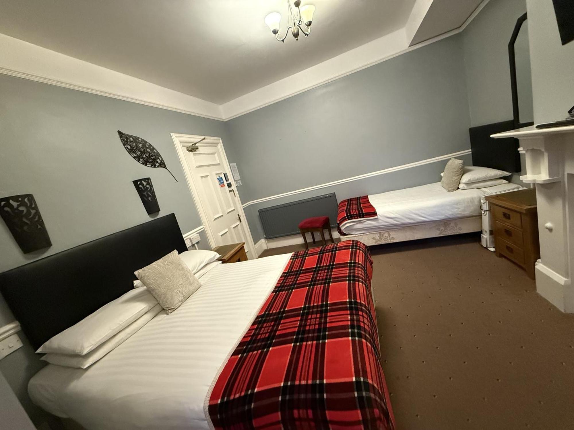 Diamonds Guest House — Photos 1